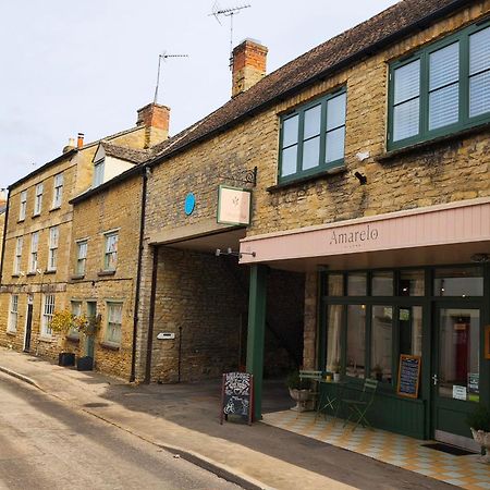 Amarelo Apartment, Central Charlbury, 1 Super King Bed Buitenkant foto